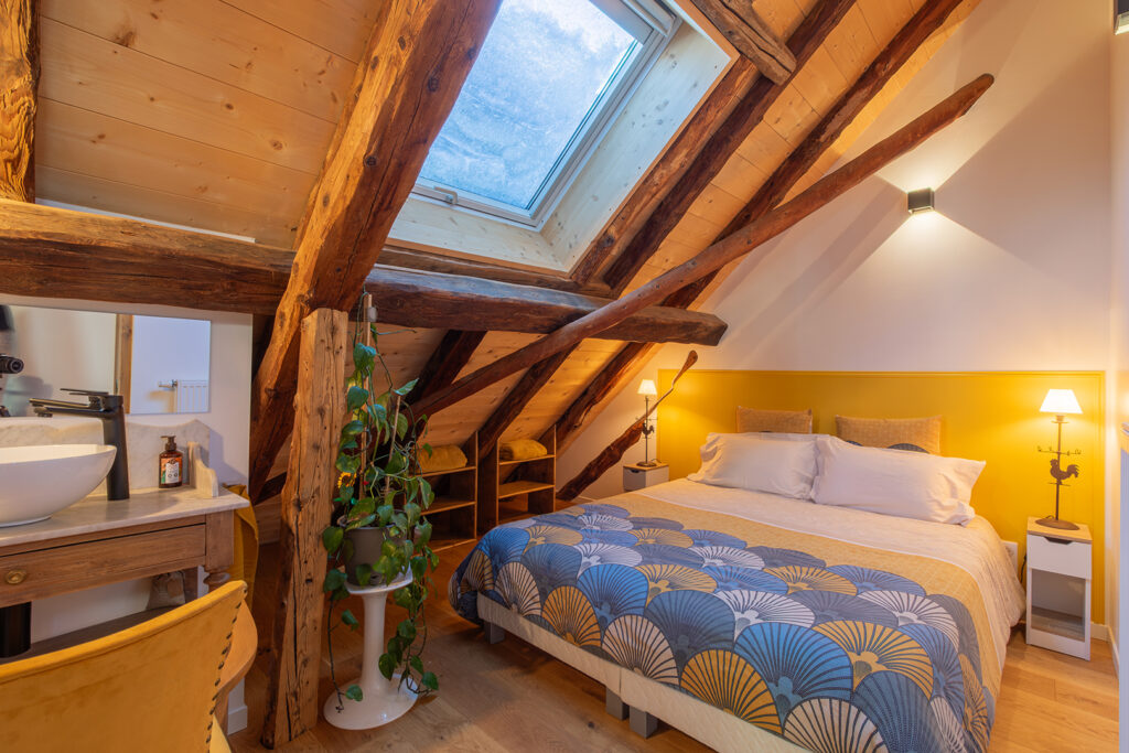 Chambre classique - Alesina, gîte et chambres d'hôtes Vue sur la chambre classique d'Alesina