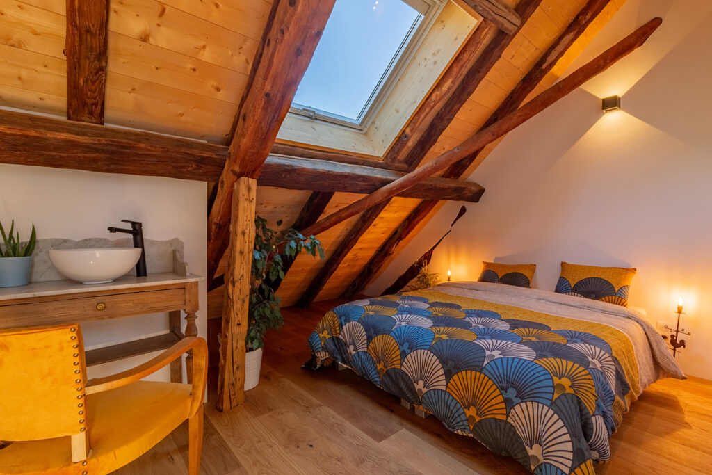 Chambre classique - Alesina, gîte et chambres d'hôtes Vue sur la chambre classique d'Alesina